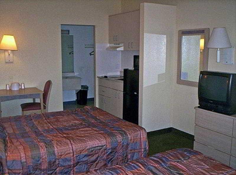 Super 8 By Wyndham Aberdeen Southern Pines Екстериор снимка