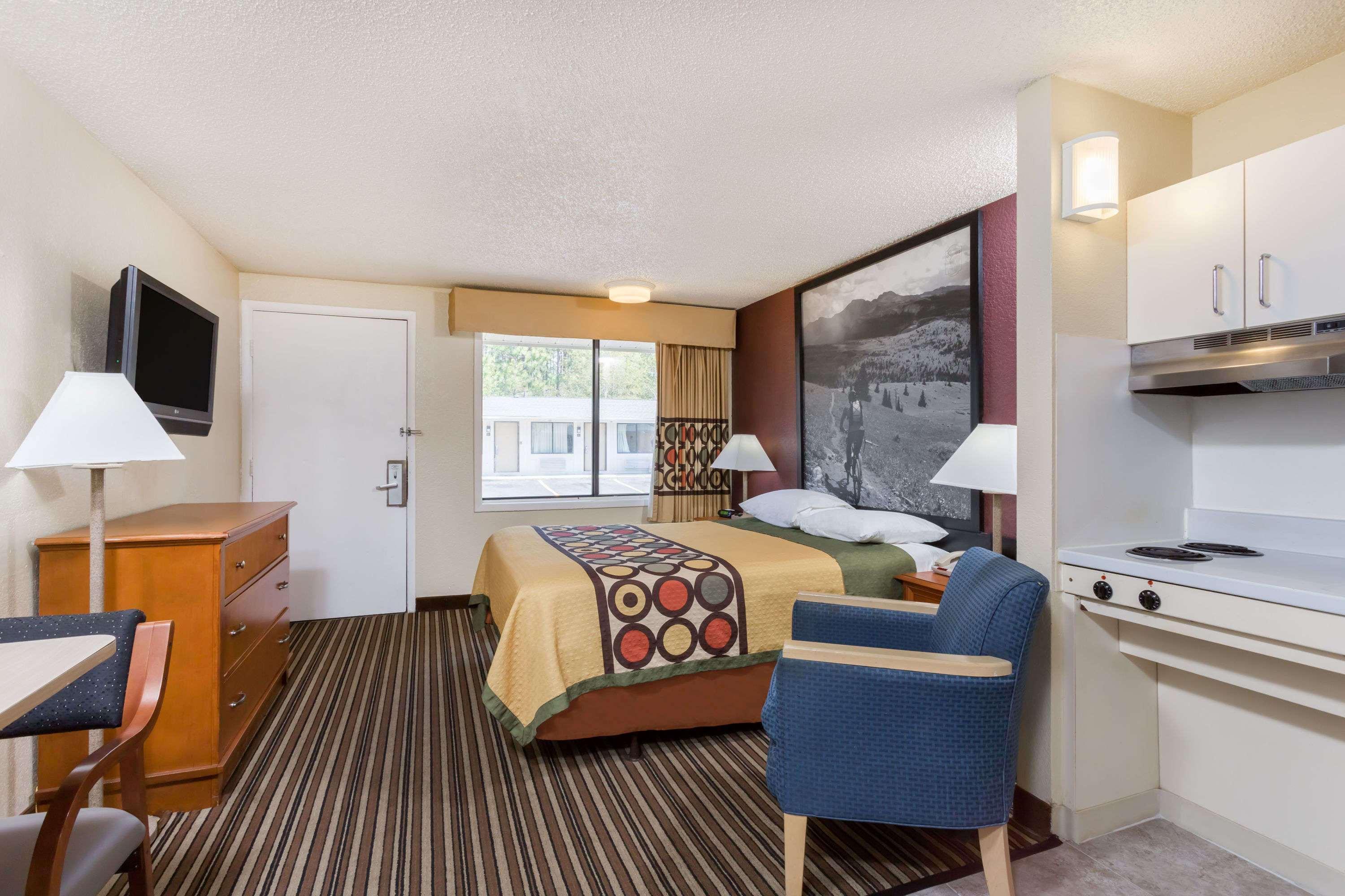 Super 8 By Wyndham Aberdeen Southern Pines Екстериор снимка