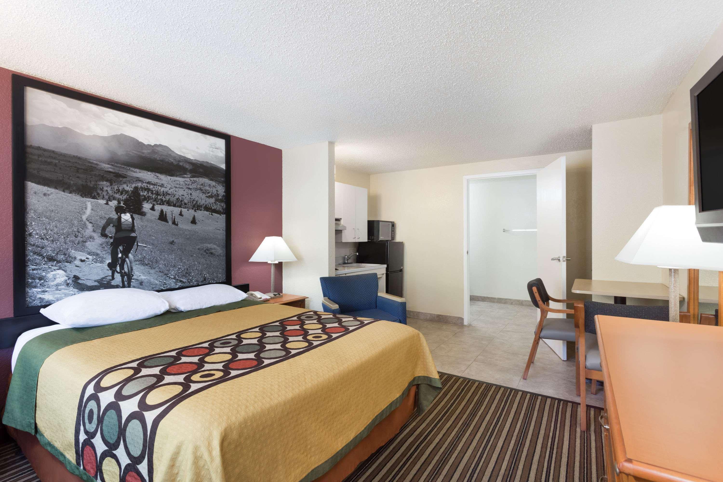 Super 8 By Wyndham Aberdeen Southern Pines Екстериор снимка