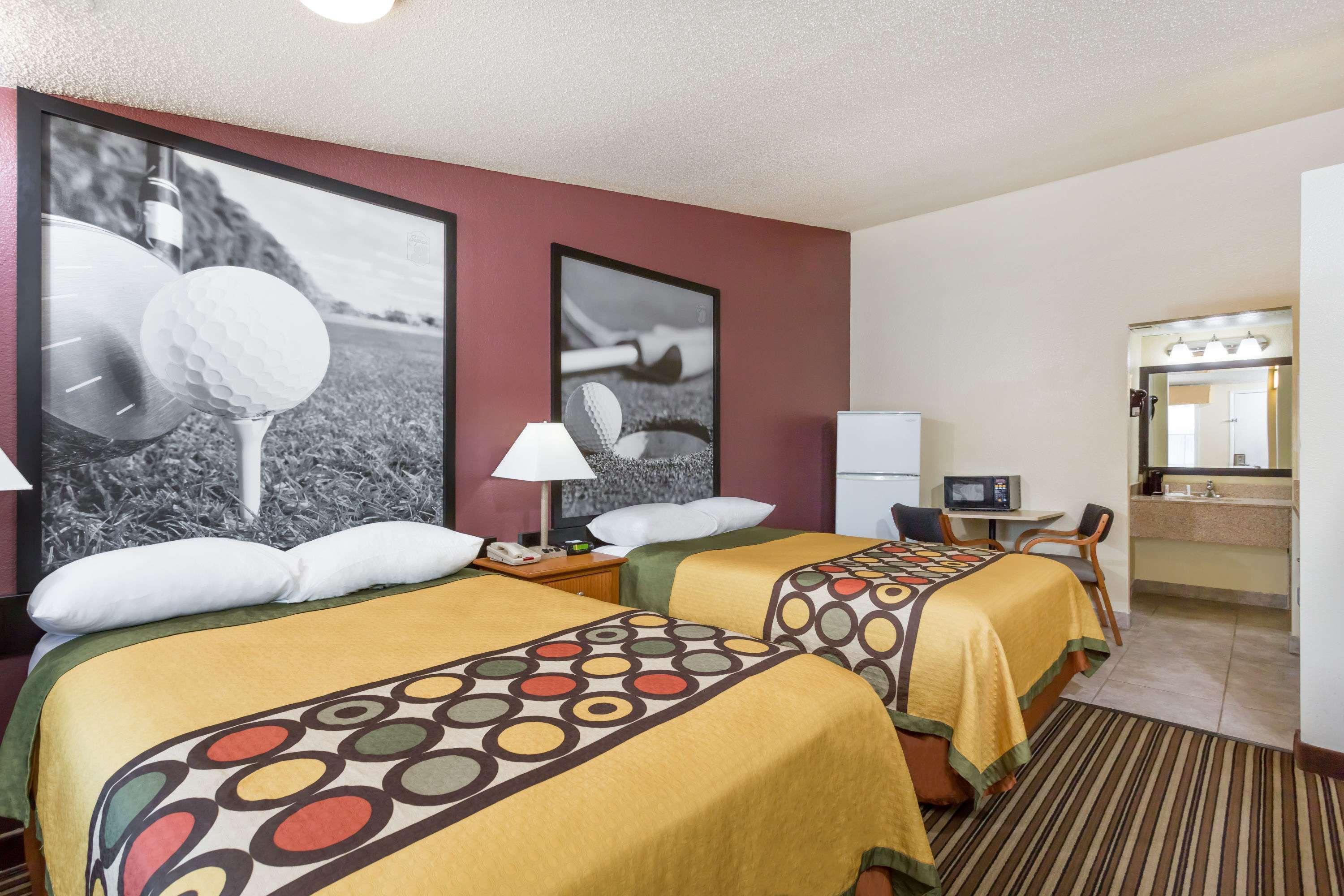 Super 8 By Wyndham Aberdeen Southern Pines Екстериор снимка