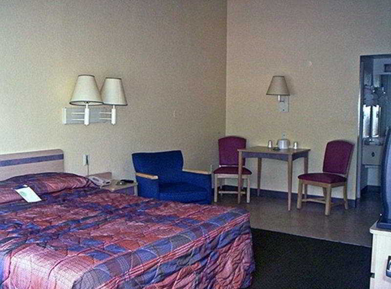 Super 8 By Wyndham Aberdeen Southern Pines Екстериор снимка