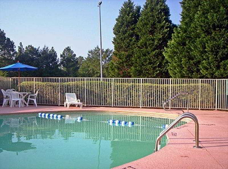Super 8 By Wyndham Aberdeen Southern Pines Екстериор снимка