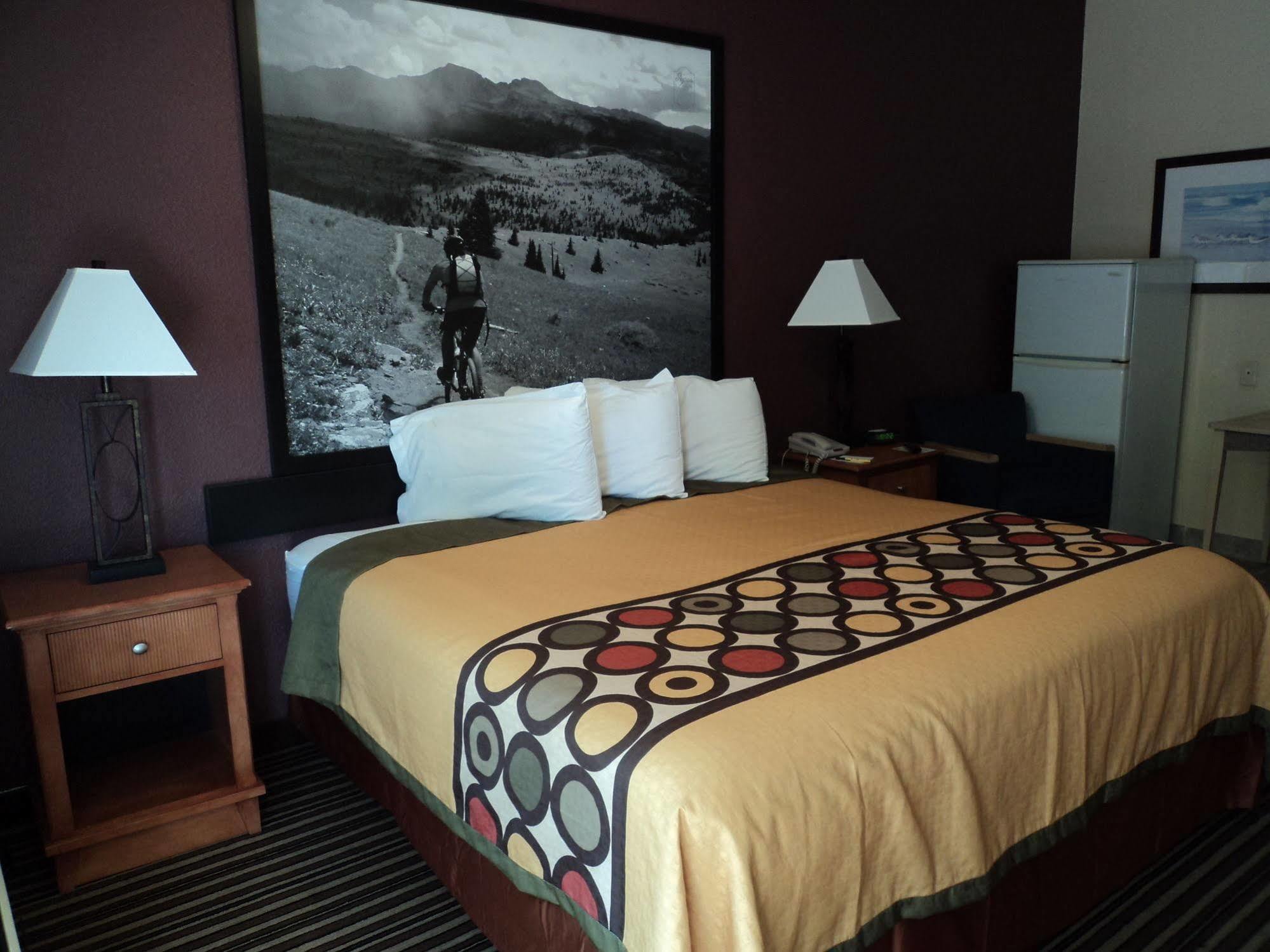 Super 8 By Wyndham Aberdeen Southern Pines Екстериор снимка